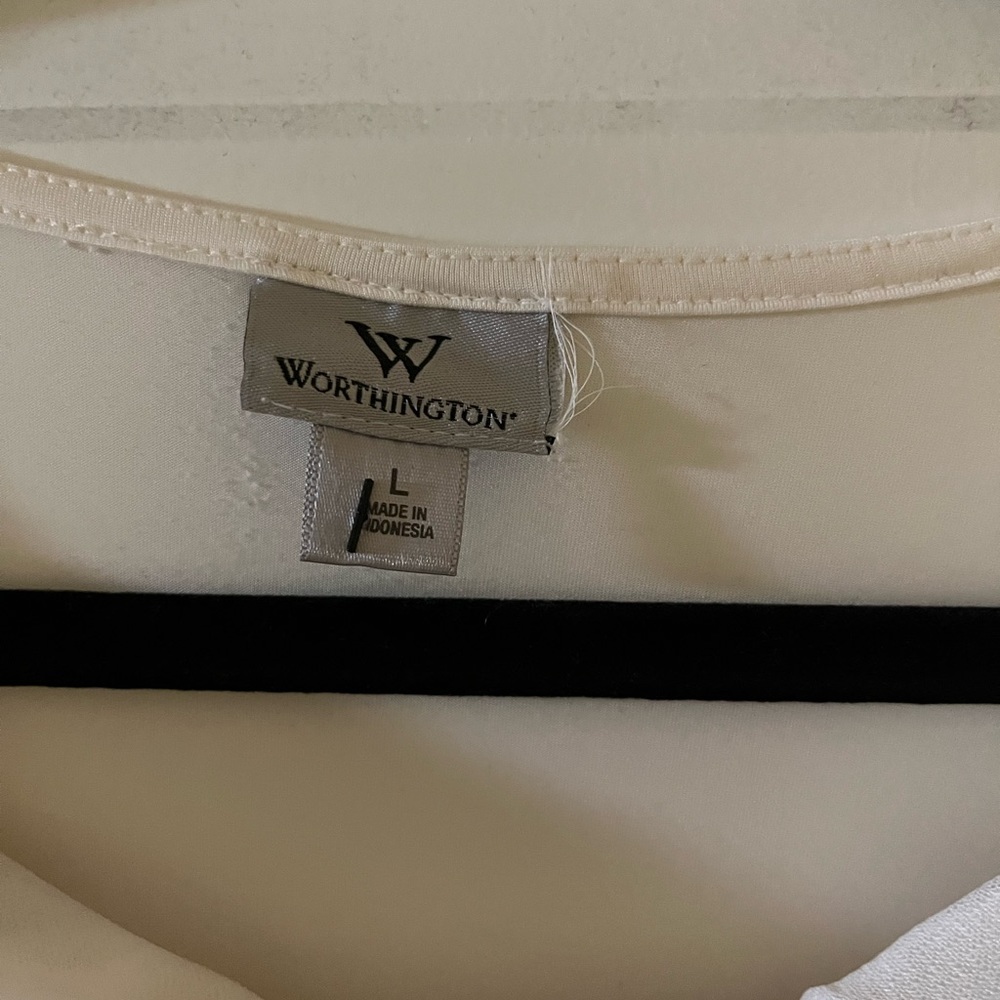 Worthington top barely worn.  Great condition